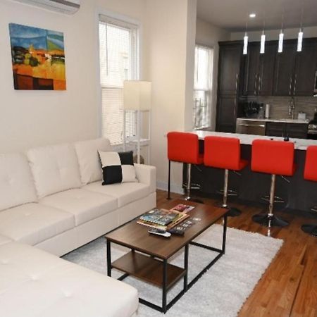 Ooohlala! 2 Beds And 2 Full Baths W/Free Parking Apartman Newark Kültér fotó