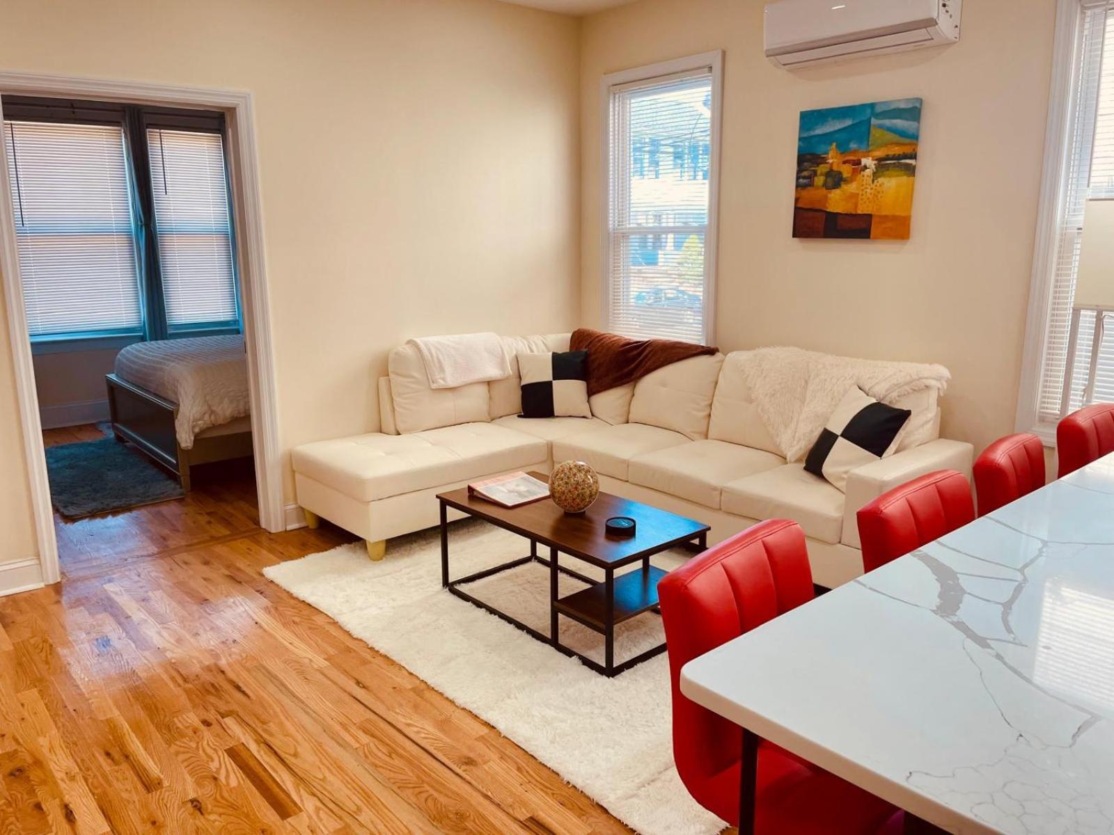 Ooohlala! 2 Beds And 2 Full Baths W/Free Parking Apartman Newark Kültér fotó