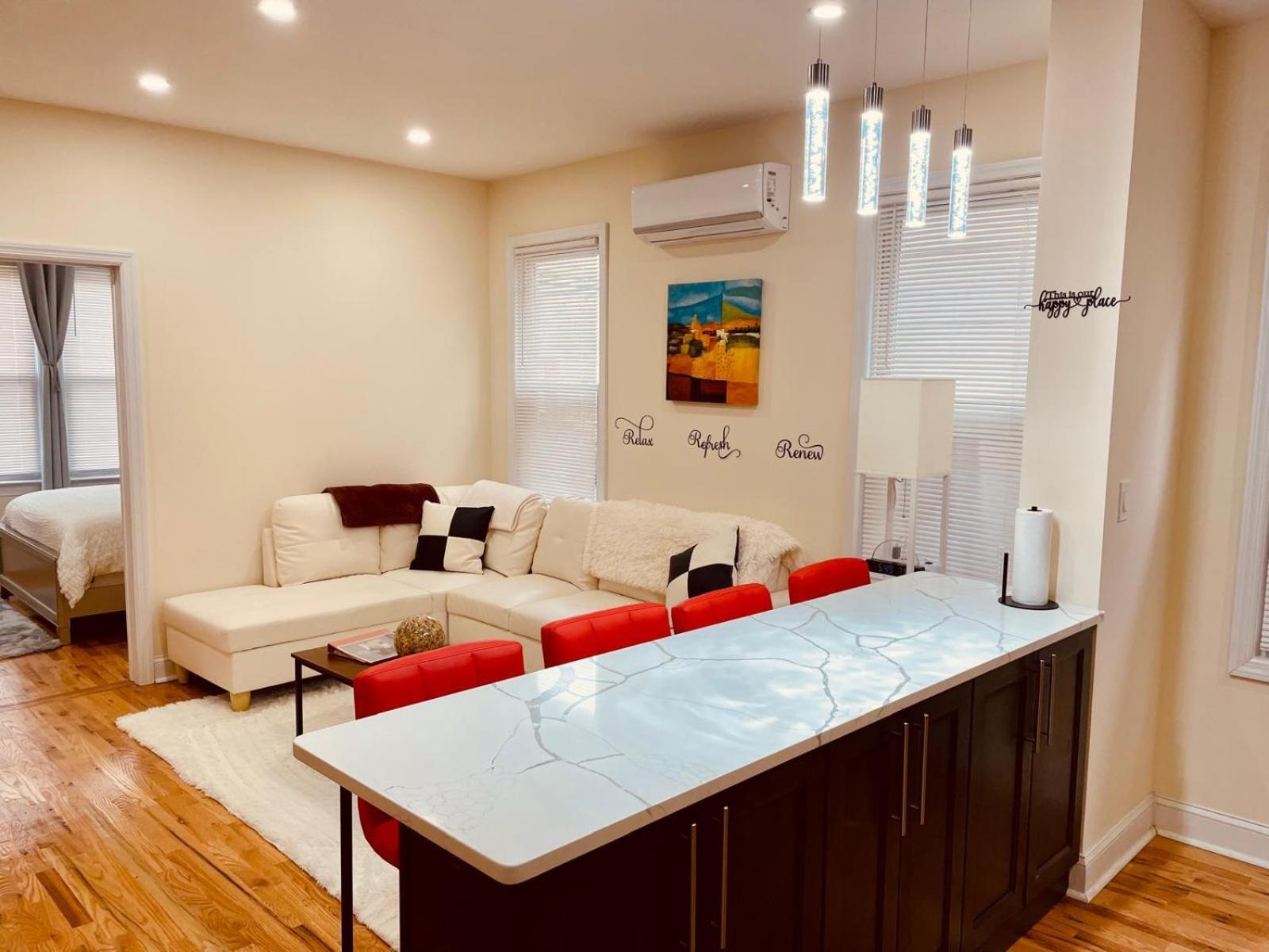 Ooohlala! 2 Beds And 2 Full Baths W/Free Parking Apartman Newark Kültér fotó