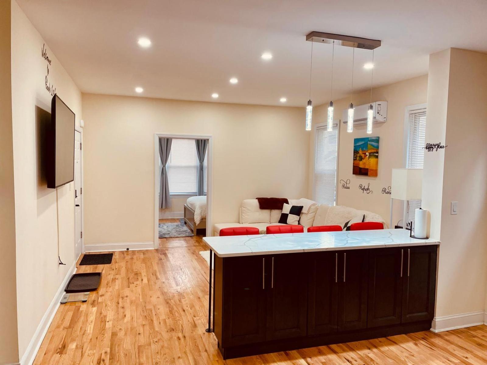 Ooohlala! 2 Beds And 2 Full Baths W/Free Parking Apartman Newark Kültér fotó