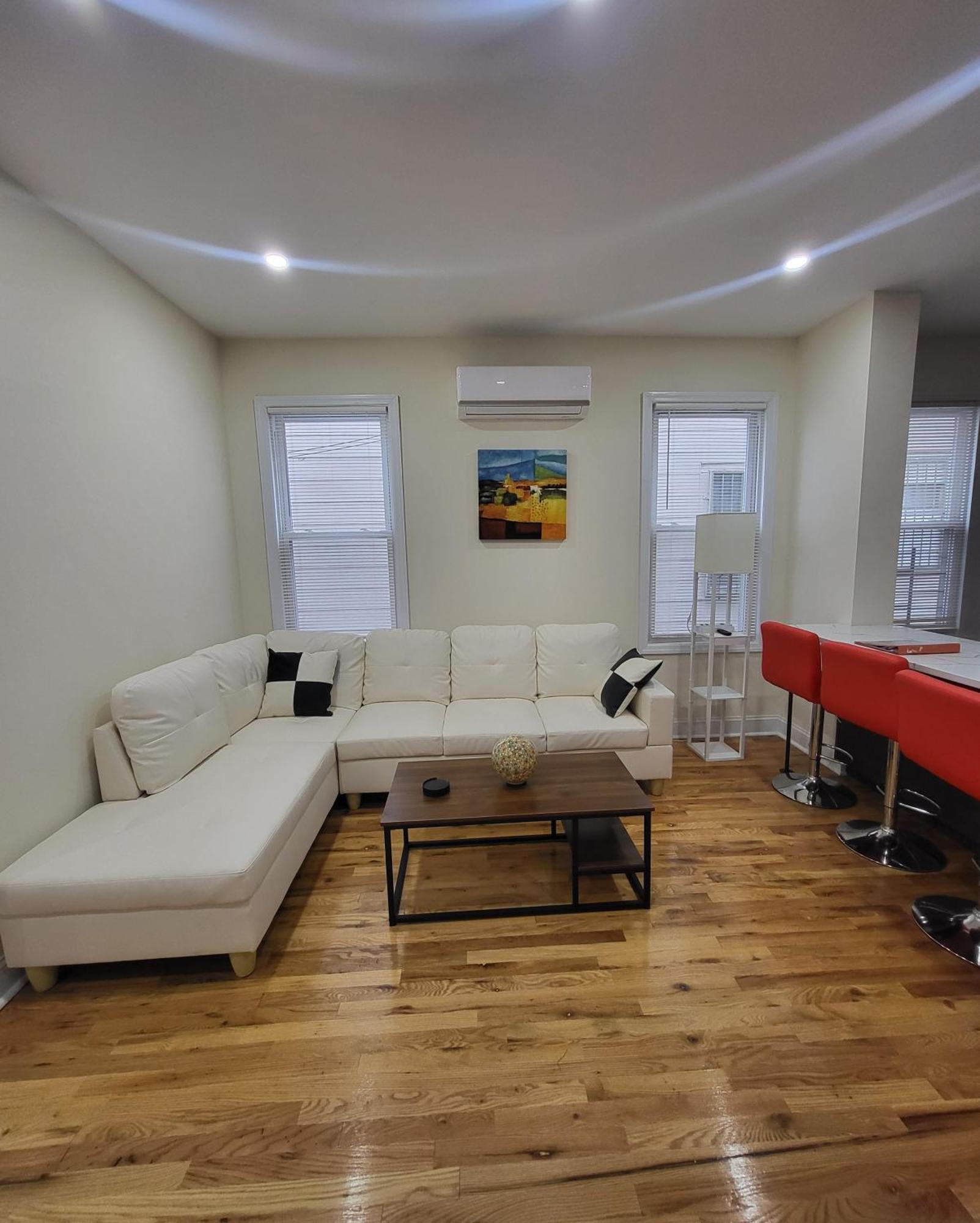 Ooohlala! 2 Beds And 2 Full Baths W/Free Parking Apartman Newark Kültér fotó