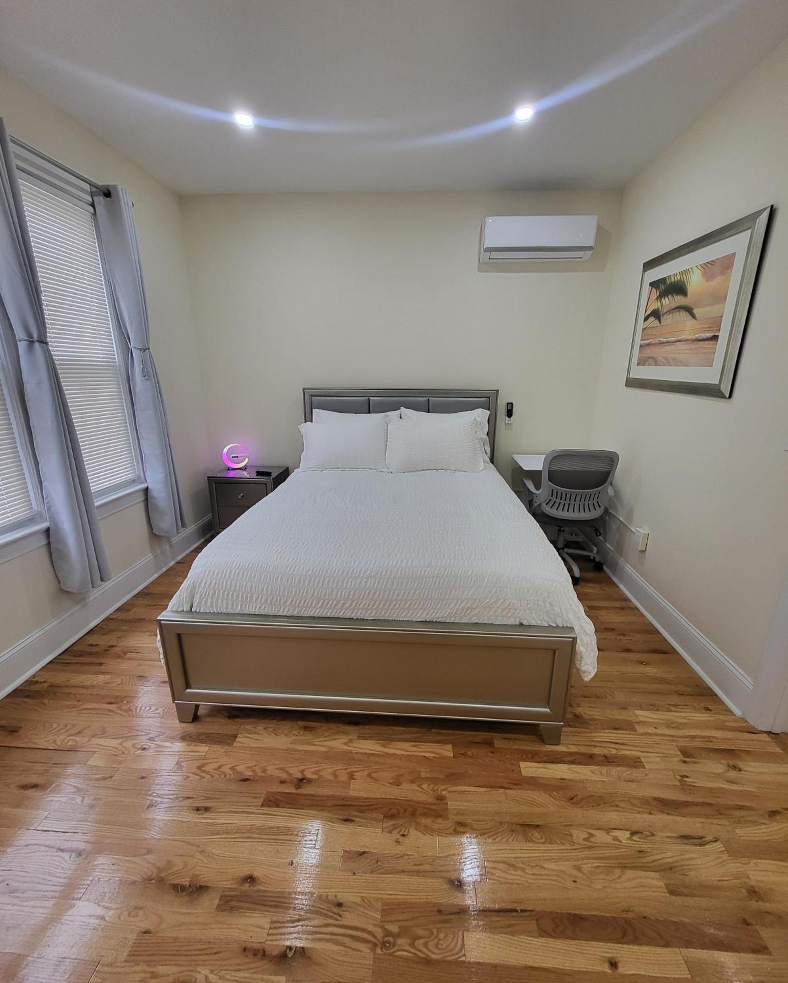 Ooohlala! 2 Beds And 2 Full Baths W/Free Parking Apartman Newark Kültér fotó