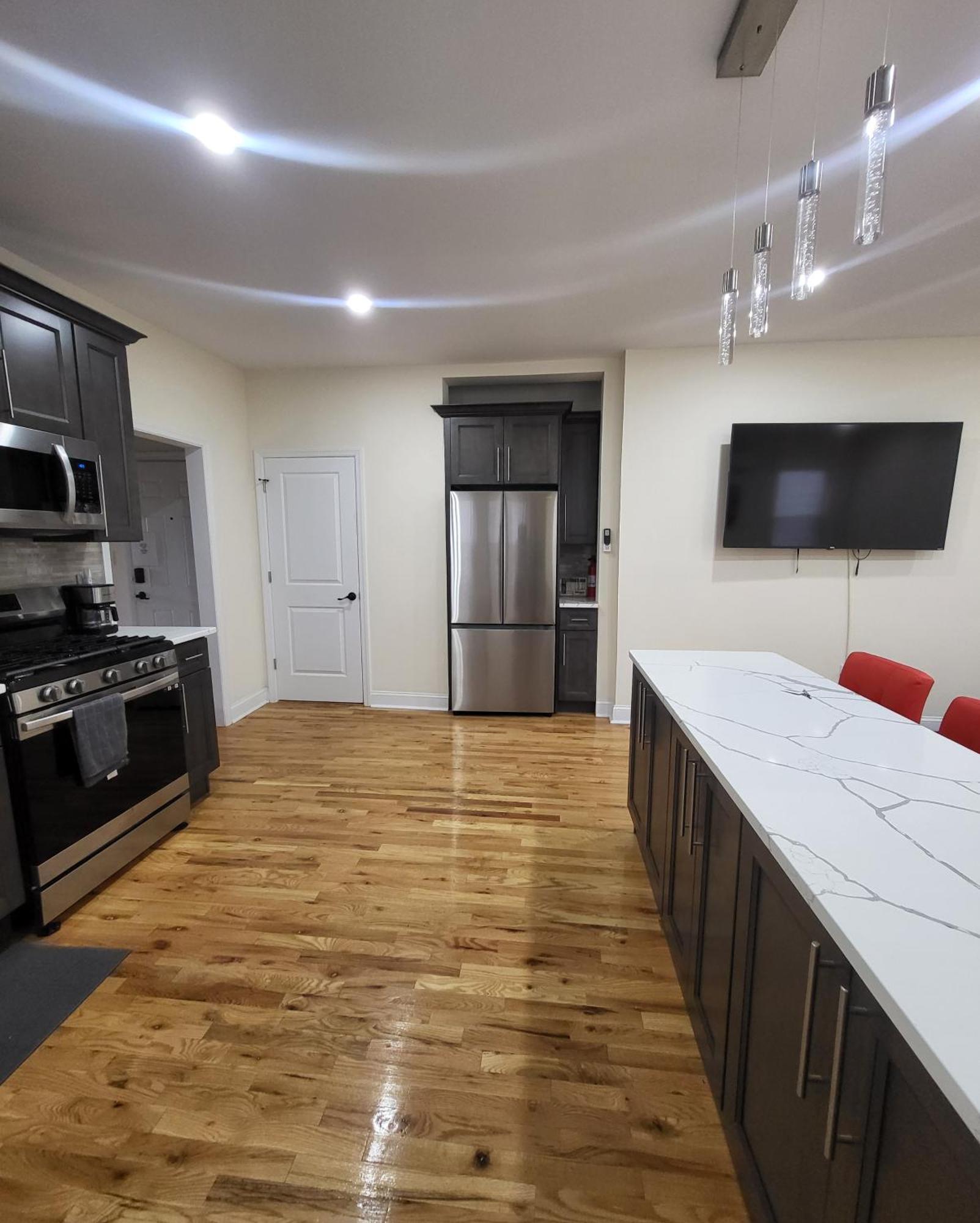 Ooohlala! 2 Beds And 2 Full Baths W/Free Parking Apartman Newark Kültér fotó